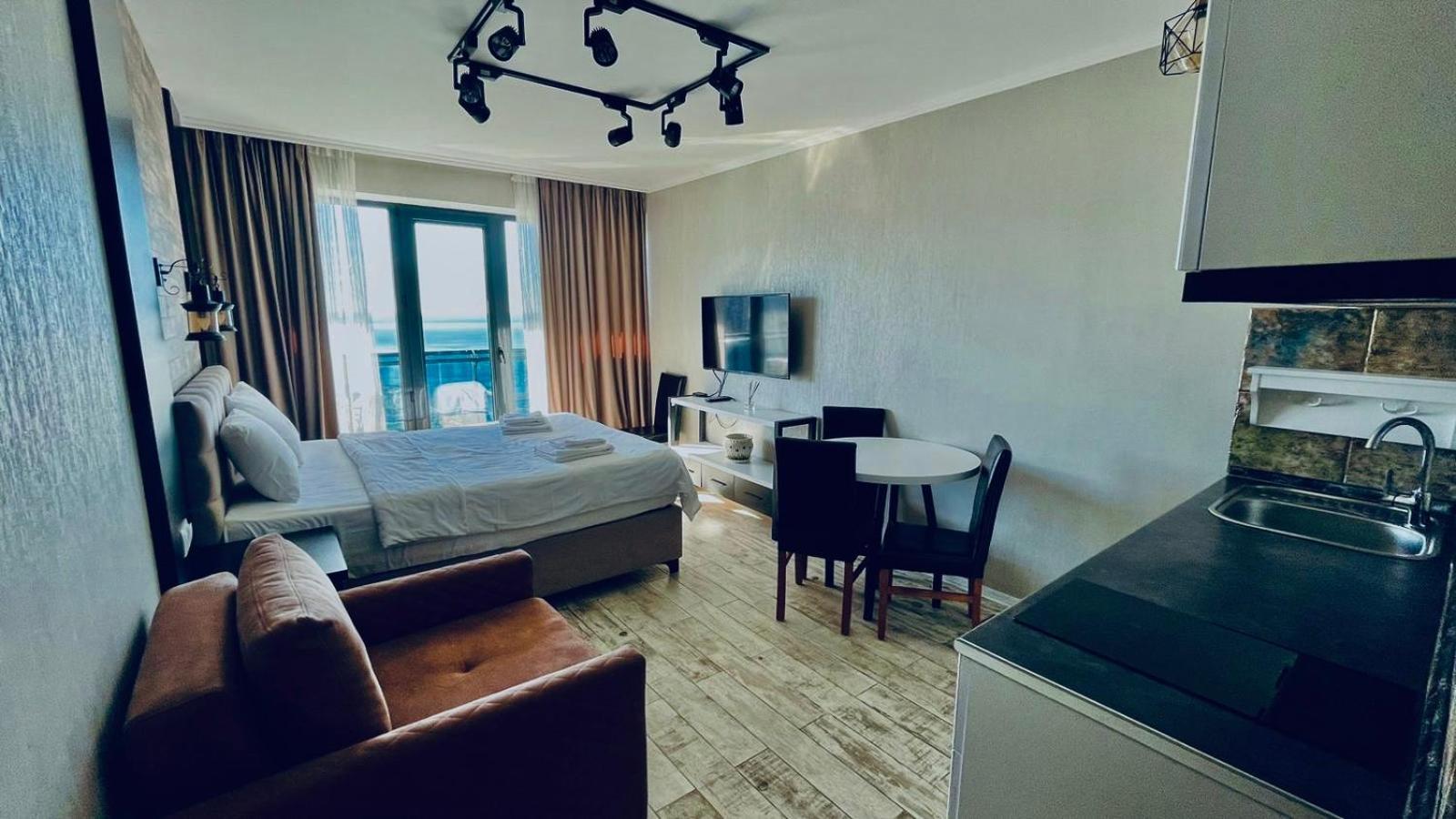 Marvella Hotel Orbi Beach Tower Batumi Exteriör bild