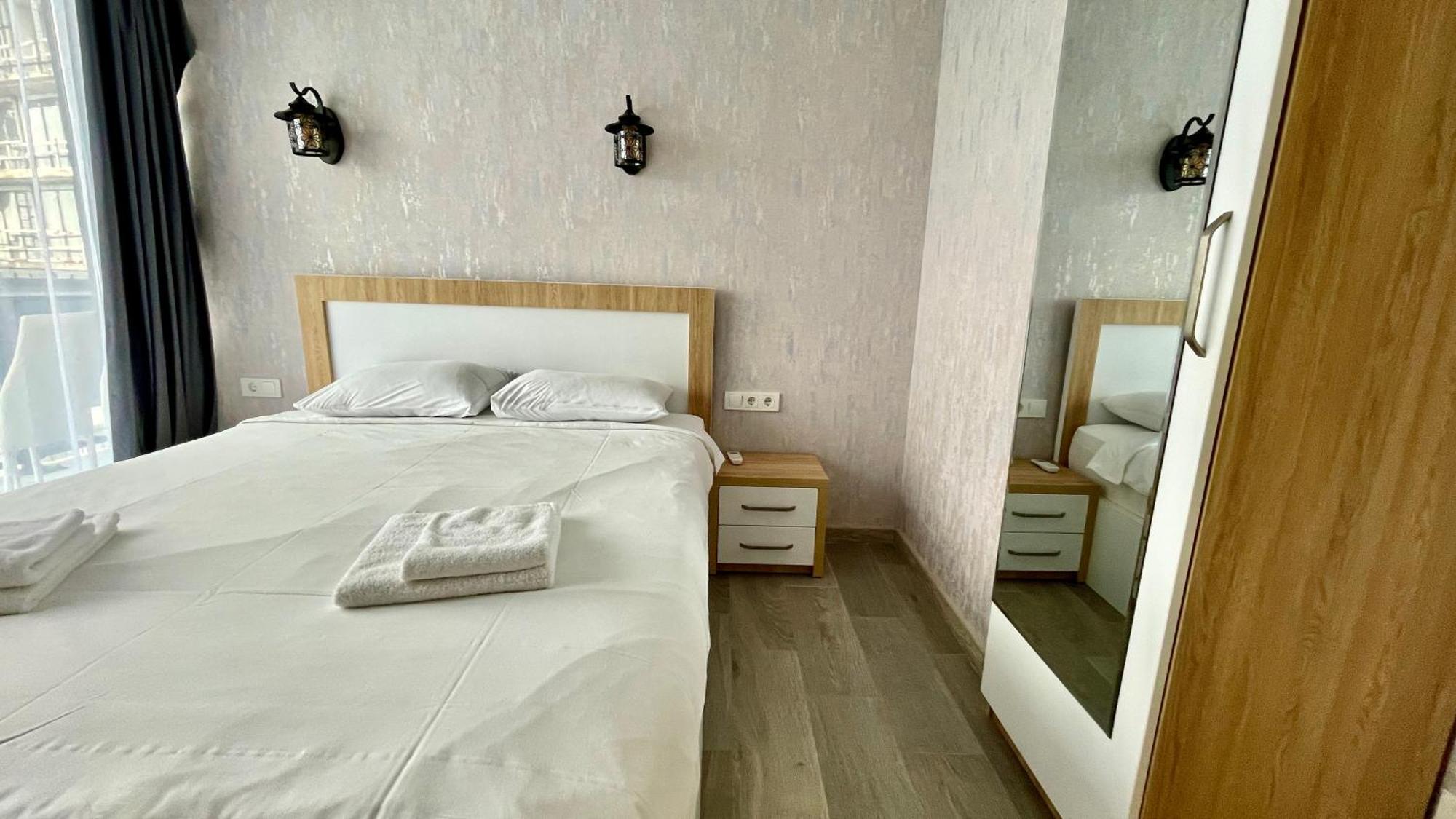 Marvella Hotel Orbi Beach Tower Batumi Exteriör bild