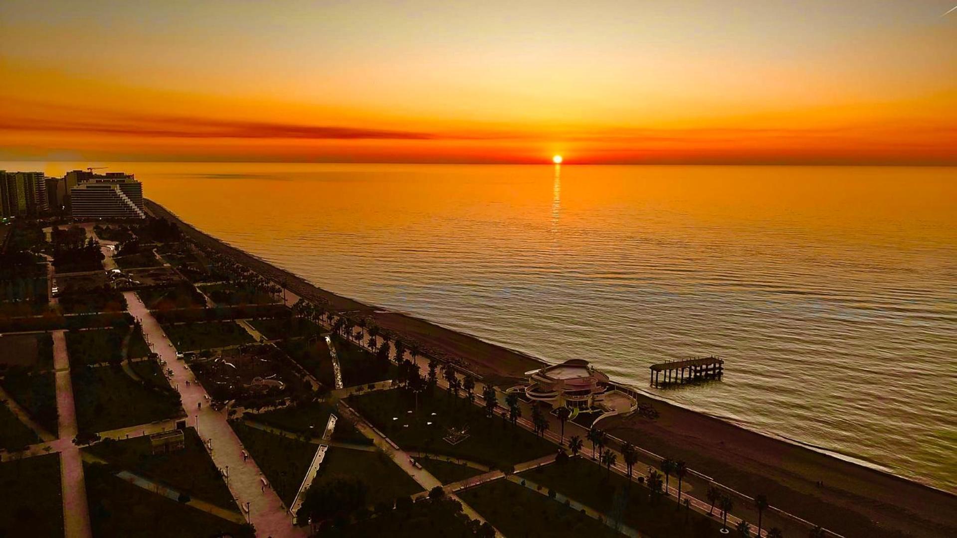 Marvella Hotel Orbi Beach Tower Batumi Exteriör bild